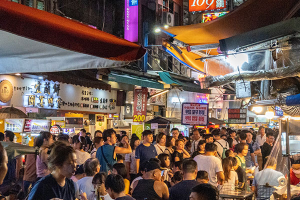 夜市攤海｜圍著中山公園一圈