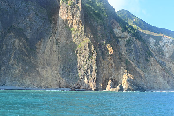 龜山島海底溫泉形成的牛奶海