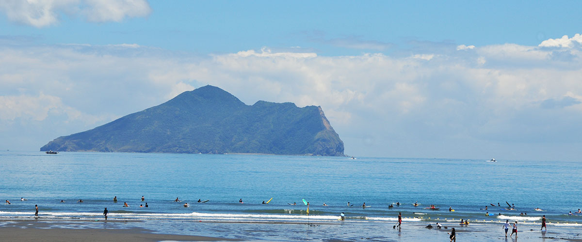 宜蘭夏季海邊與溪流玩水風光