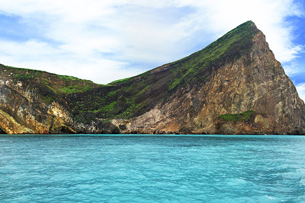 龜山島海底溫泉形成的牛奶海