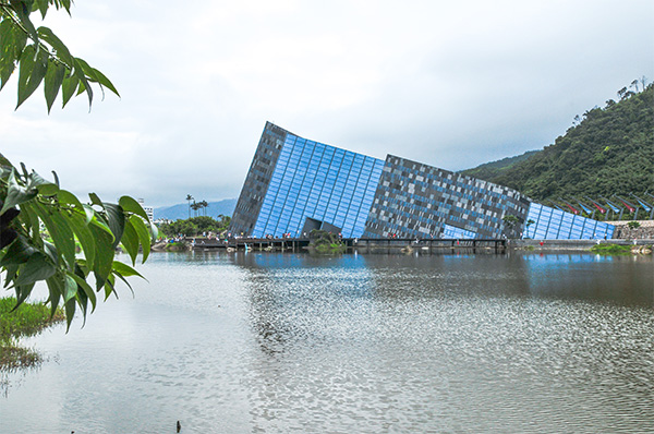 蘭陽博物館單面山建築