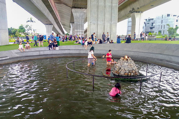 武淵水火同源｜火焰自水湧出的親子公園