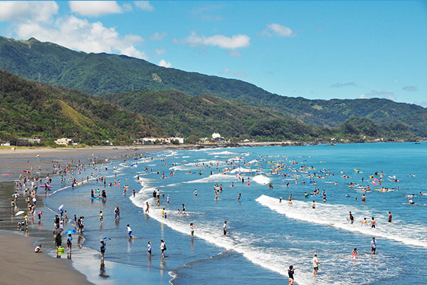 頭城衝浪季